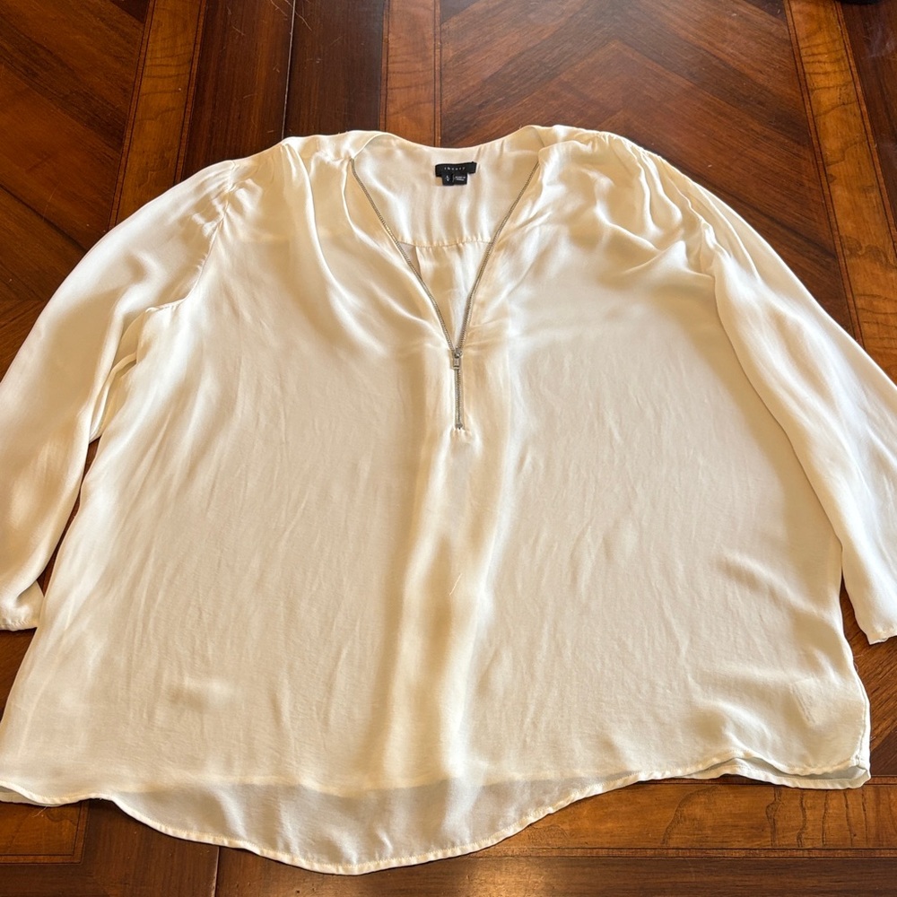 Theory Cream V-Neck Blouse